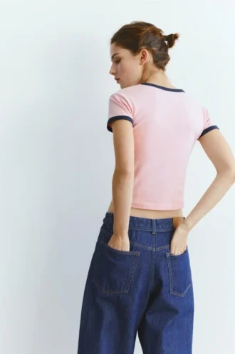 Camiseta de manga corta con cuello acanalado
