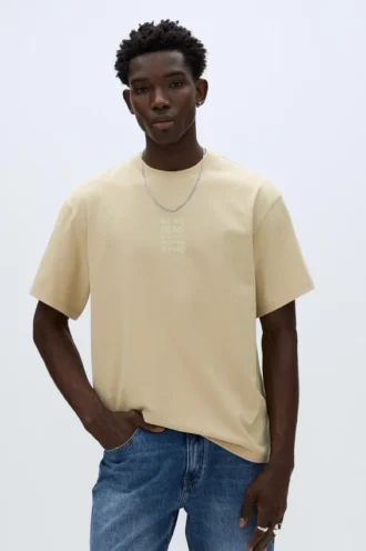 Camiseta de manga corta con eslogan