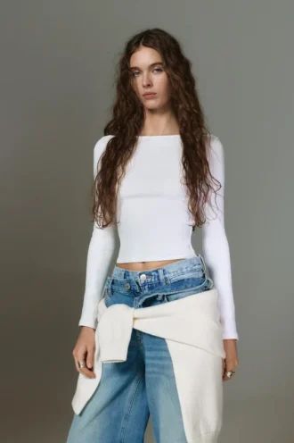 Camiseta de manga larga con cuello barco