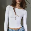 Camiseta de manga larga con cuello barco Camiseta de manga larga con cuello barco