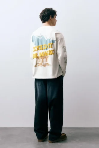 Camiseta de manga larga con estampado gráfico