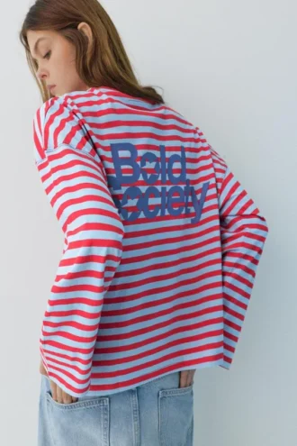 Camiseta de rayas con eslogan