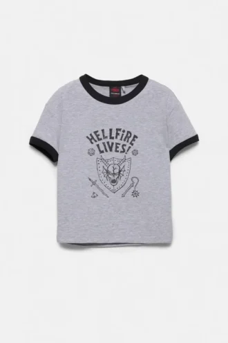 Camiseta «Hellfire Lives» de Stranger Things