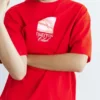 Camiseta roja con eslogan estampado Camiseta roja con eslogan estampado