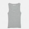 Camiseta sin mangas básica