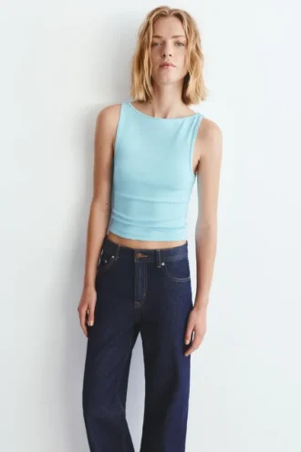 Camiseta sin mangas con cuello barco