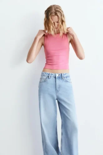 Camiseta sin mangas con cuello barco