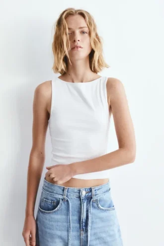 Camiseta sin mangas con cuello barco