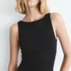 Camiseta sin mangas con cuello barco Camiseta sin mangas con cuello barco
