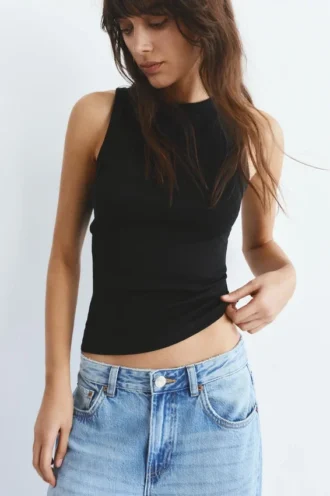 Camiseta sin mangas de cuello redondo