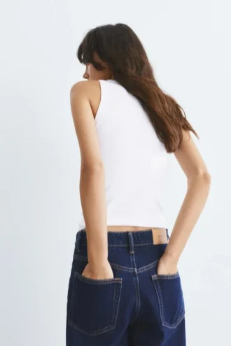 Camiseta sin mangas de cuello redondo