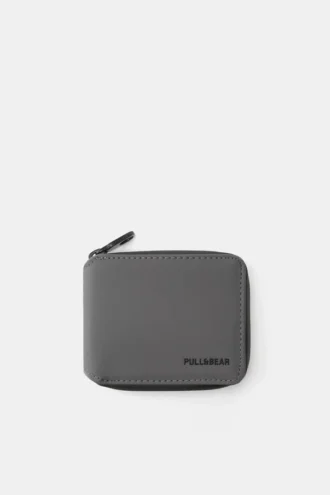 Cartera con acabado de goma