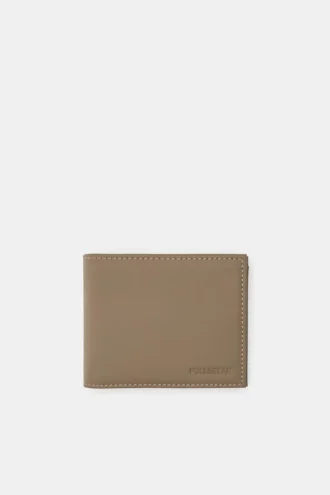 Cartera con acabado de goma
