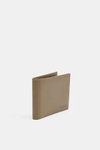 Cartera con acabado de goma