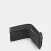 Cartera con acabado de goma