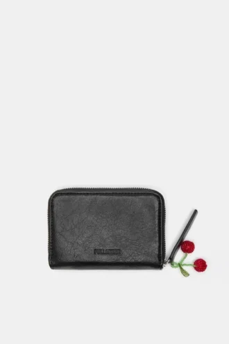 Cartera con adornos