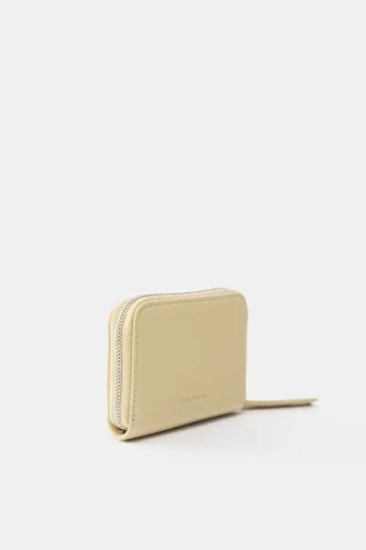 Cartera con adornos