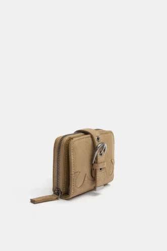Cartera con hebilla de vaquero