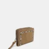 Cartera con tachuelas Cartera con tachuelas