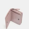 Cartera con tachuelas en forma de flor Cartera con tachuelas en forma de flor