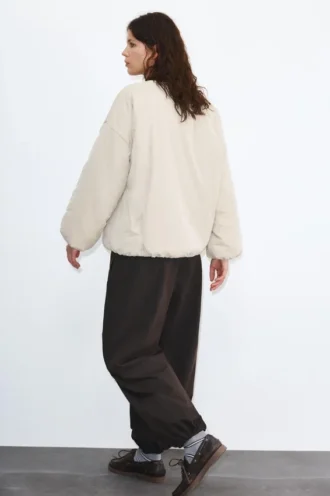 Chaqueta acolchada con botones a presión