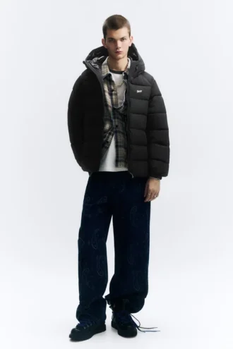 Chaqueta acolchada con capucha de STWD