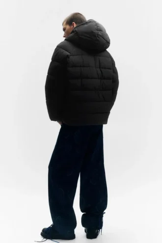 Chaqueta acolchada con capucha de STWD