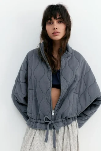 Chaqueta acolchada con cuello alto