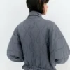 Chaqueta acolchada con cuello alto Chaqueta acolchada con cuello alto