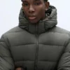 Chaqueta acolchada ligera con capucha