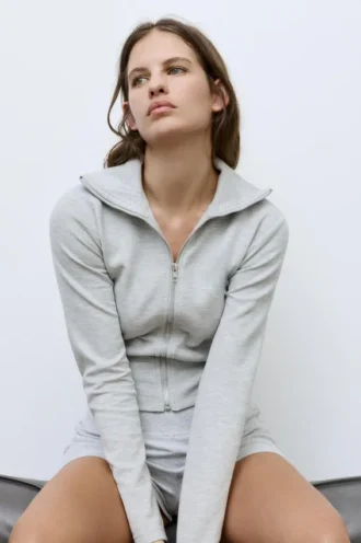 Chaqueta con cremallera