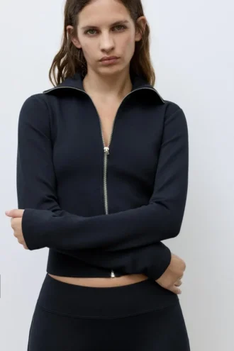 Chaqueta con cremallera