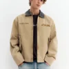Chaqueta con cuello bordado en contraste Chaqueta con cuello bordado en contraste