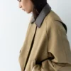 Chaqueta con cuello de imitación de piel Chaqueta con cuello de imitación de piel