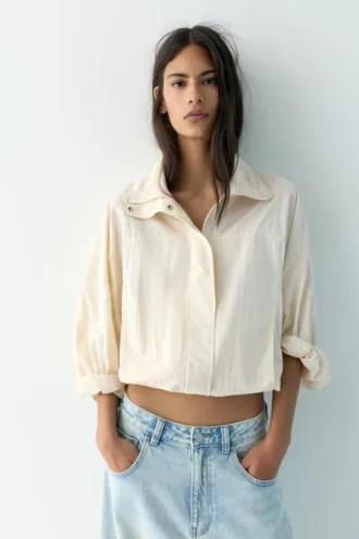 Chaqueta corta con efecto nailon Chaqueta corta con efecto nailon