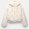 Chaqueta de piel sintética con capucha Chaqueta de piel sintética con capucha