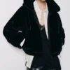 Chaqueta de piel sintética con capucha Chaqueta de piel sintética con capucha
