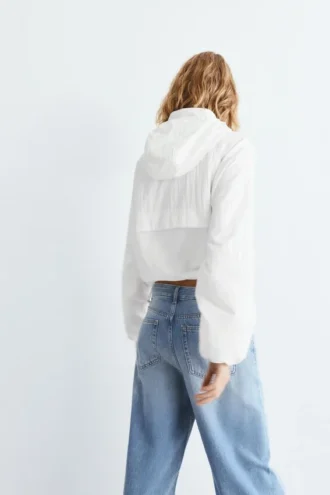 Chaqueta ligera con capucha Chaqueta ligera con capucha