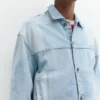 Chaqueta vaquera a cuadros con parches Chaqueta vaquera a cuadros con parches