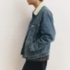 Chaqueta vaquera con cuello de piel sintética Chaqueta vaquera con cuello de piel sintética