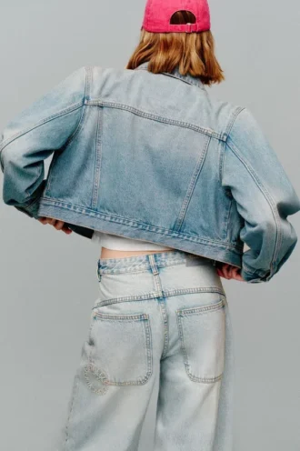 Chaqueta vaquera corta
