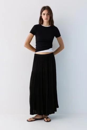 Falda midi fluida con paneles