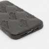 Funda acolchada para iPhone de STWD