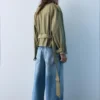 Gabardina corta de cuello alto Gabardina corta de cuello alto