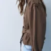 Gabardina corta de cuello alto Gabardina corta de cuello alto