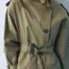 Gabardina corta de cuello alto Gabardina corta de cuello alto
