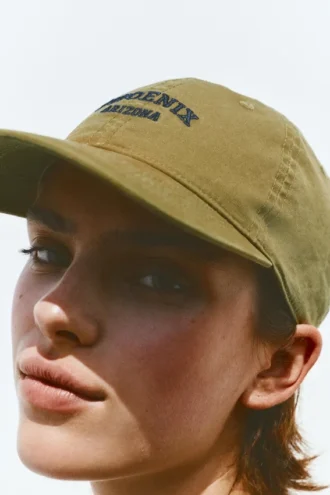 Gorra con bordado de Phoenix