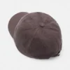 Gorra marrón bordada