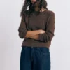 Jerséis de corte regular y tacto suave Jerséis de corte regular y tacto suave