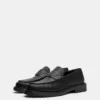 Mocasines con tachuelas